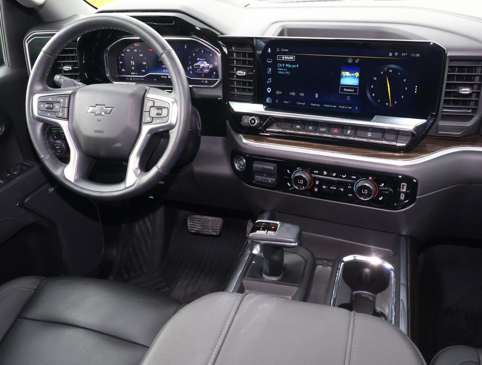 Used 2025 Chevrolet Silverado 1500 LT Trail Boss w/ Convenience Package II AWD/4WD image 12