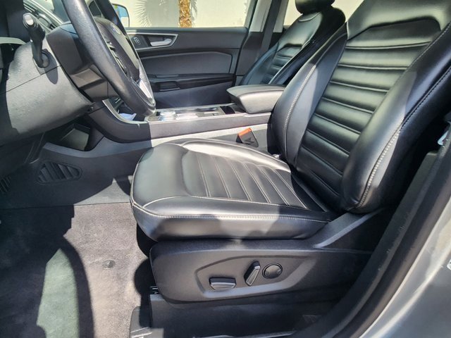 Used 2023 Ford Edge SEL image 9