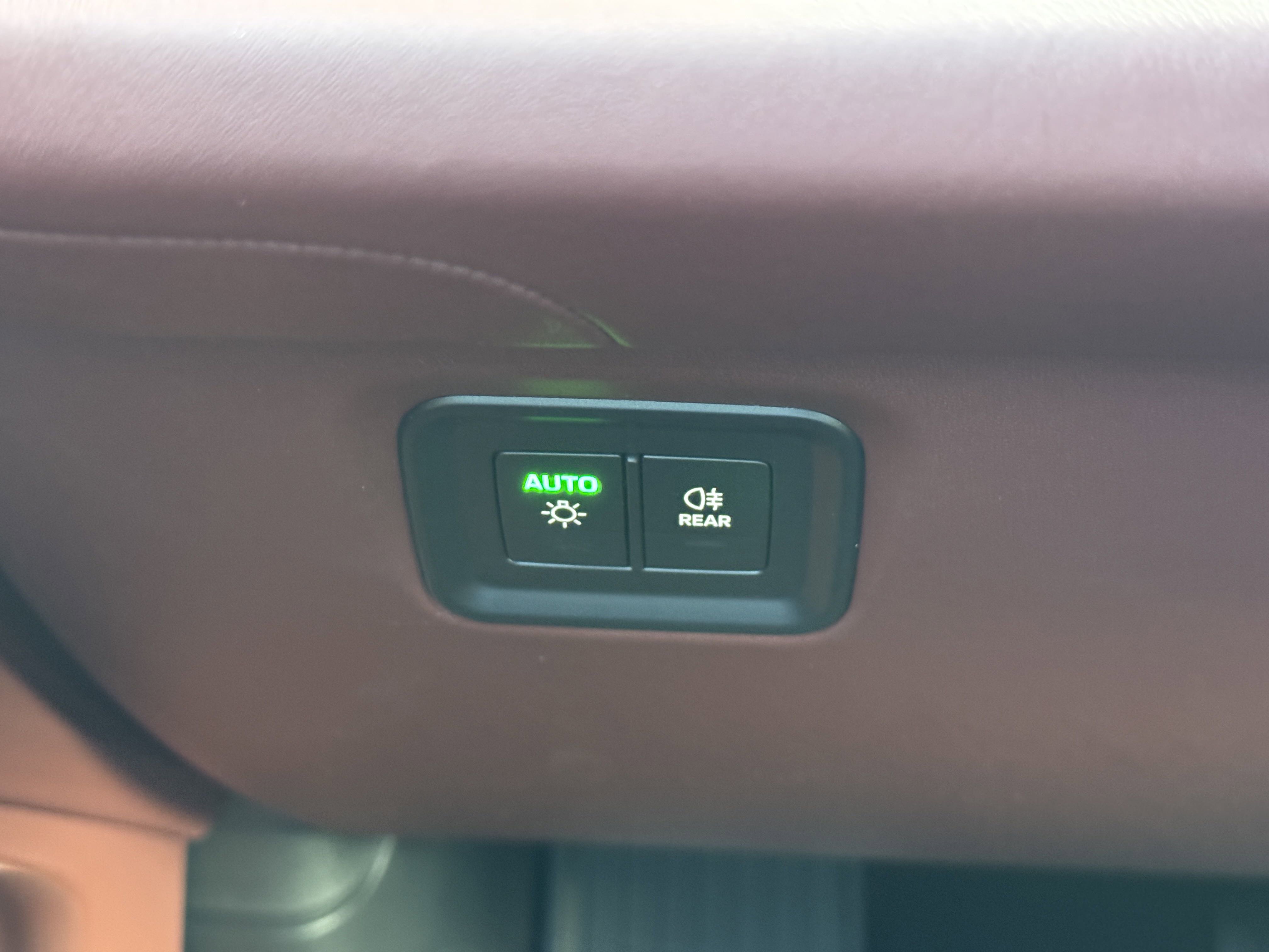 New 2025 Porsche Cayenne Coupe image 33