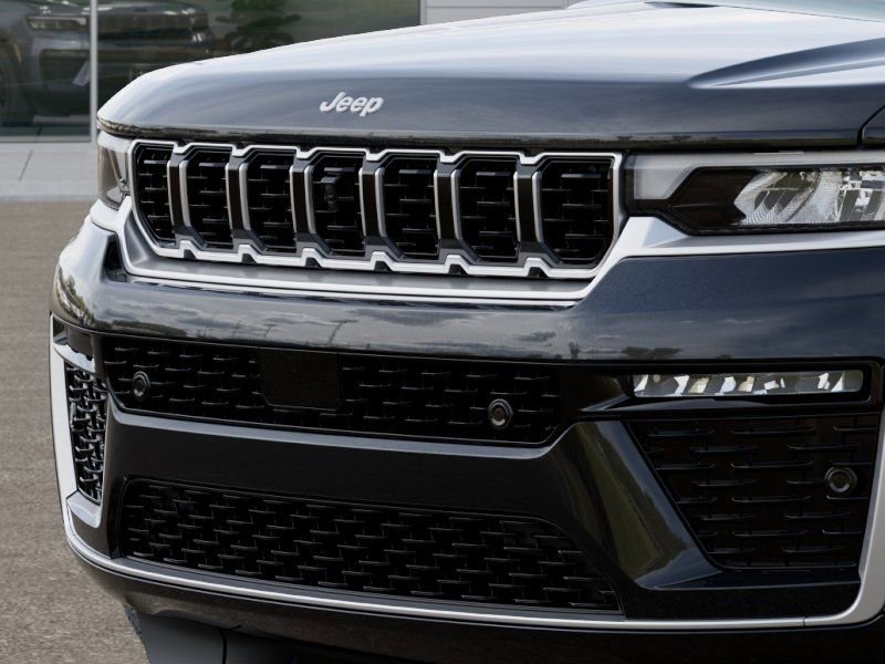 New 2026 Jeep Grand Cherokee Summit image 11