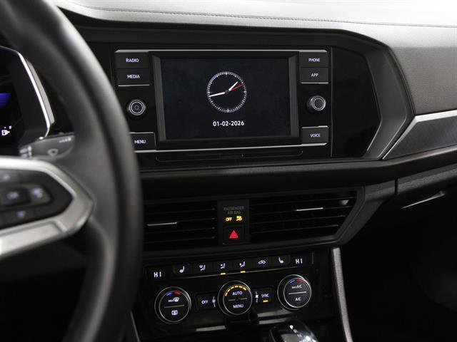 Certified 2023 Volkswagen Jetta SE w/ Panoramic Sunroof Package image 9