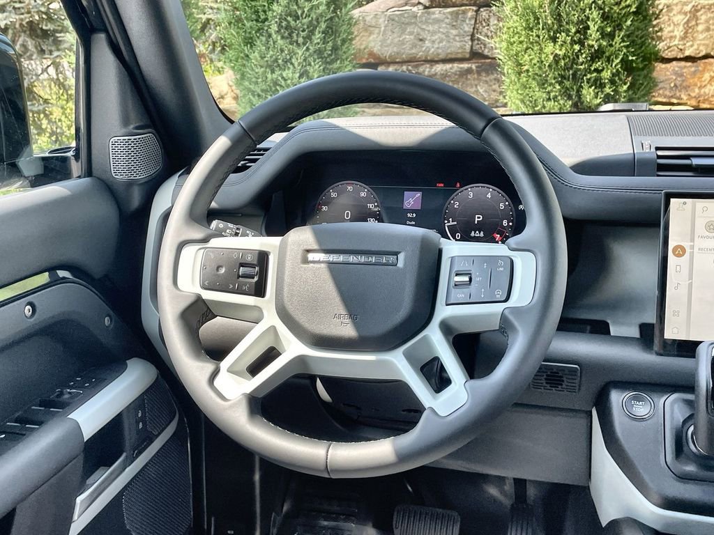 Certified 2024 Land Rover Defender 110 SE AWD/4WD image 21