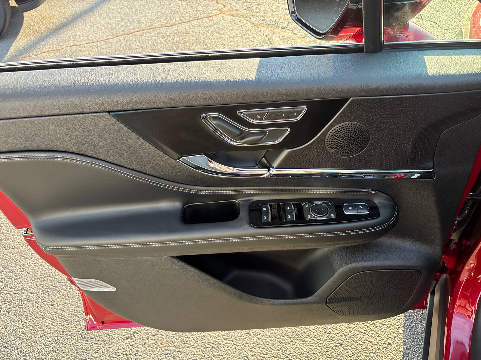 New 2026 Lincoln Corsair Reserve w/ Rear Removable Package Tray image 11