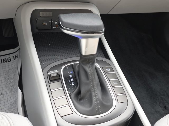 Certified 2025 Hyundai Kona SE FWD image 13