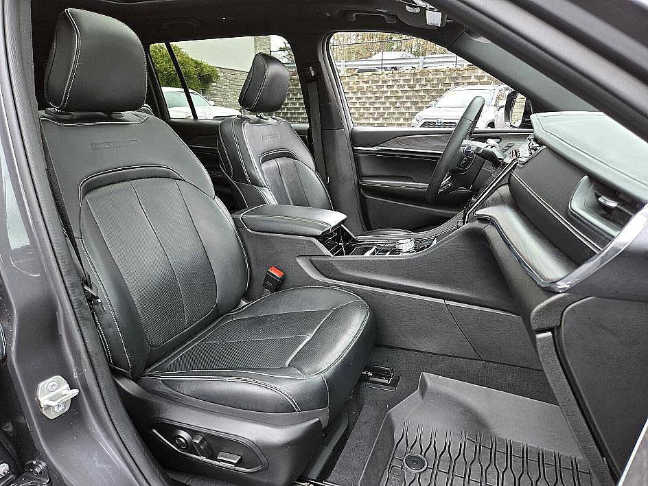 Used 2023 Jeep Grand Cherokee L Overland image 18
