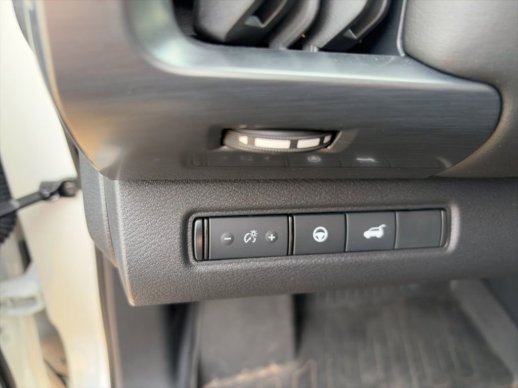 Certified 2024 Nissan Pathfinder SL image 12