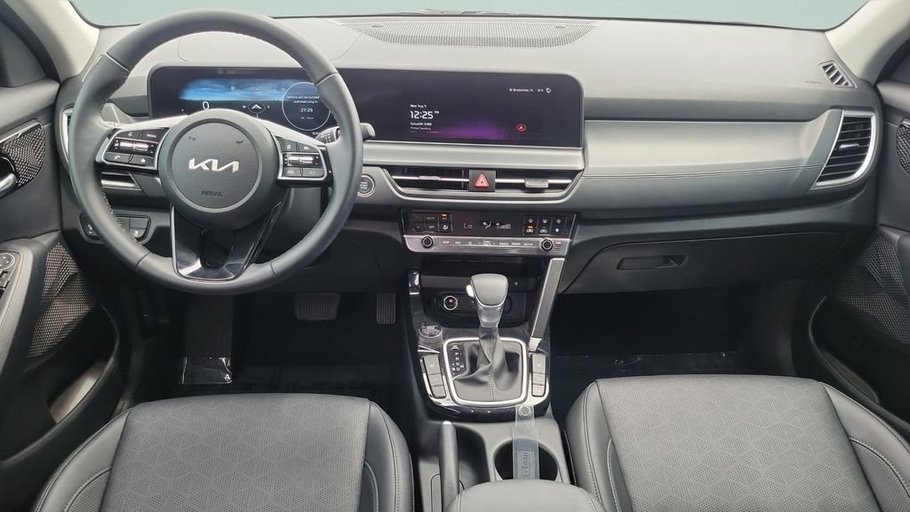 Used 2025 Kia Seltos EX w/ EX Sunroof Package FWD image 11