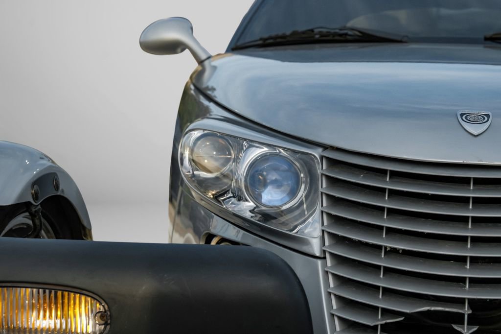 Used 2001 Chrysler Prowler RWD image 32