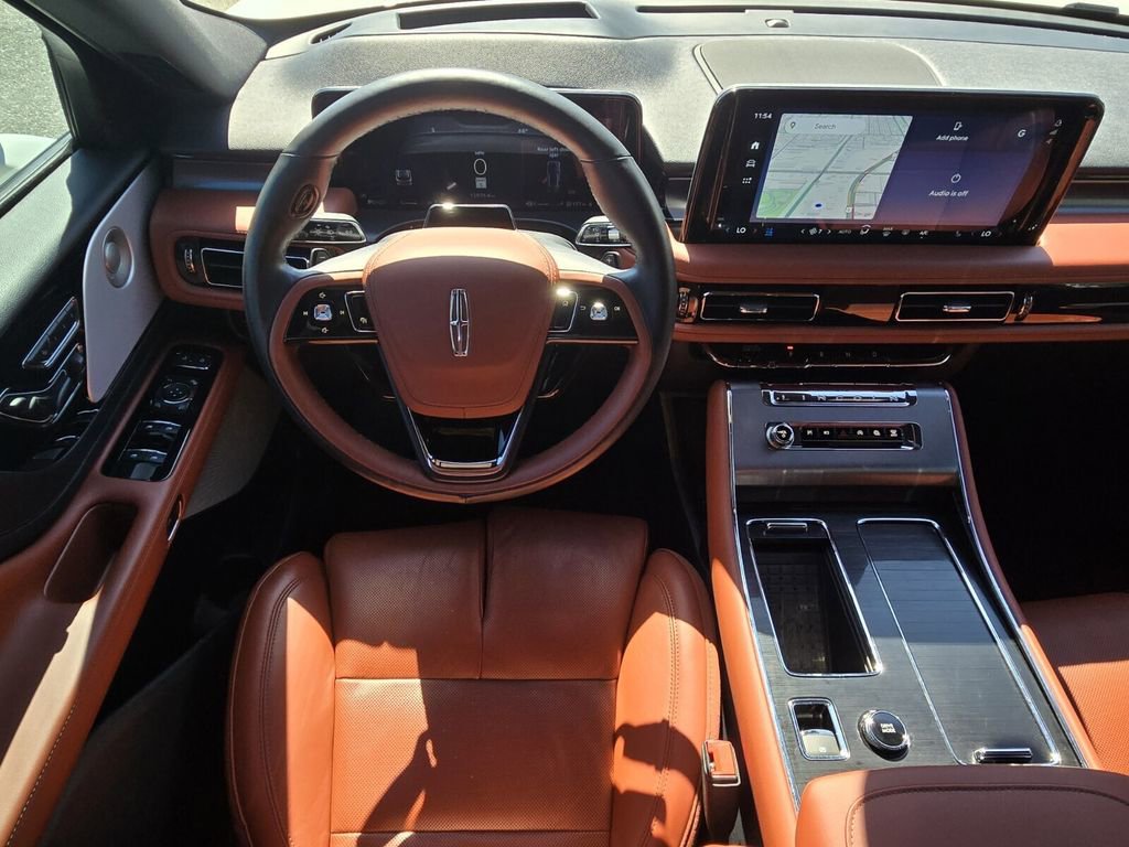 Used 2025 Lincoln Aviator Reserve w/ Luxury Package image 14