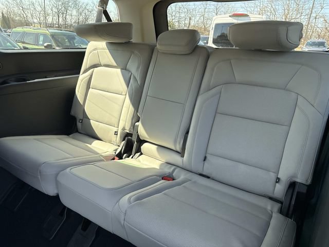 New 2026 Lincoln Navigator L Premier AWD/4WD image 18