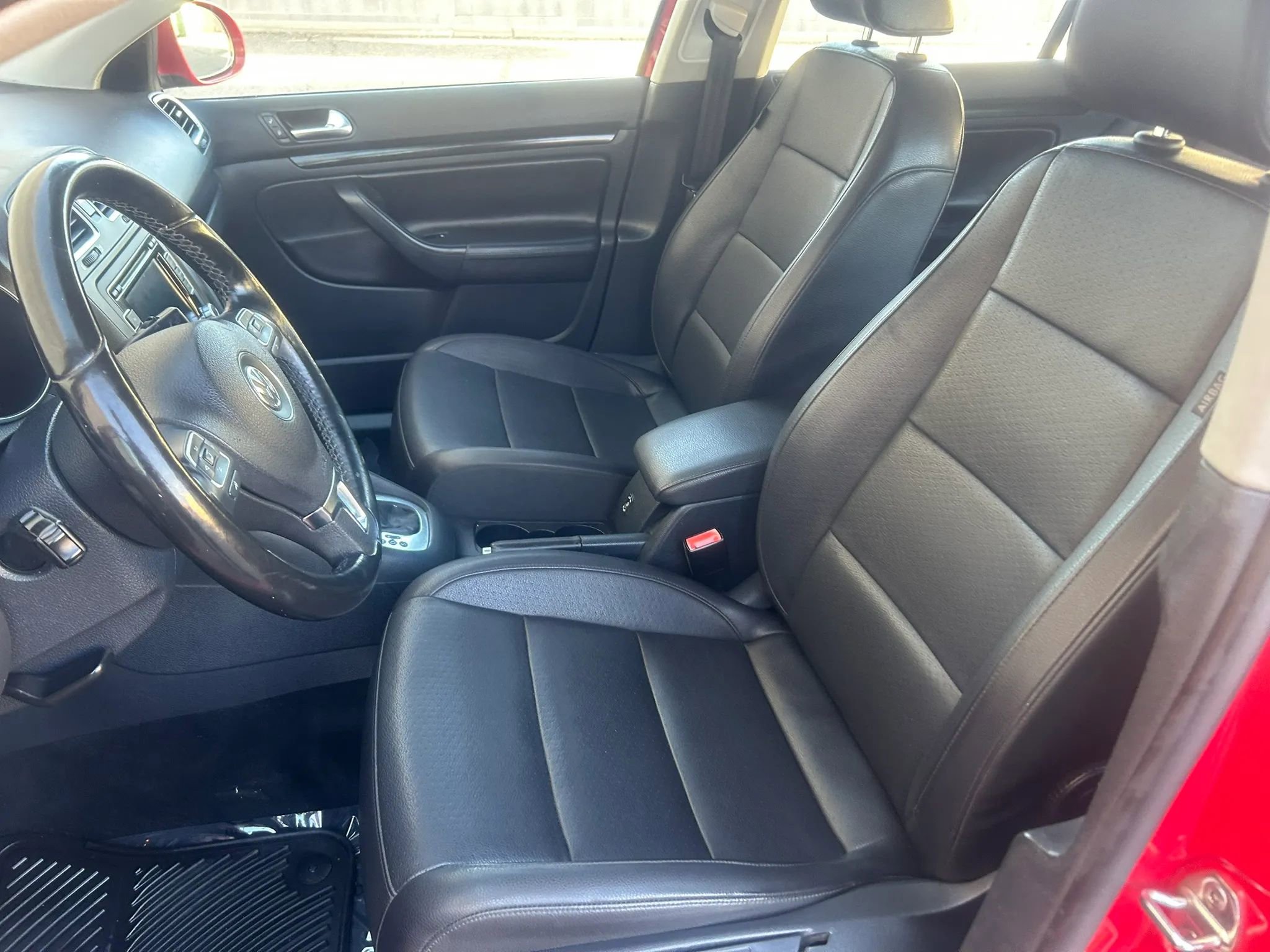 Used 2012 Volkswagen Jetta TDI FWD image 12