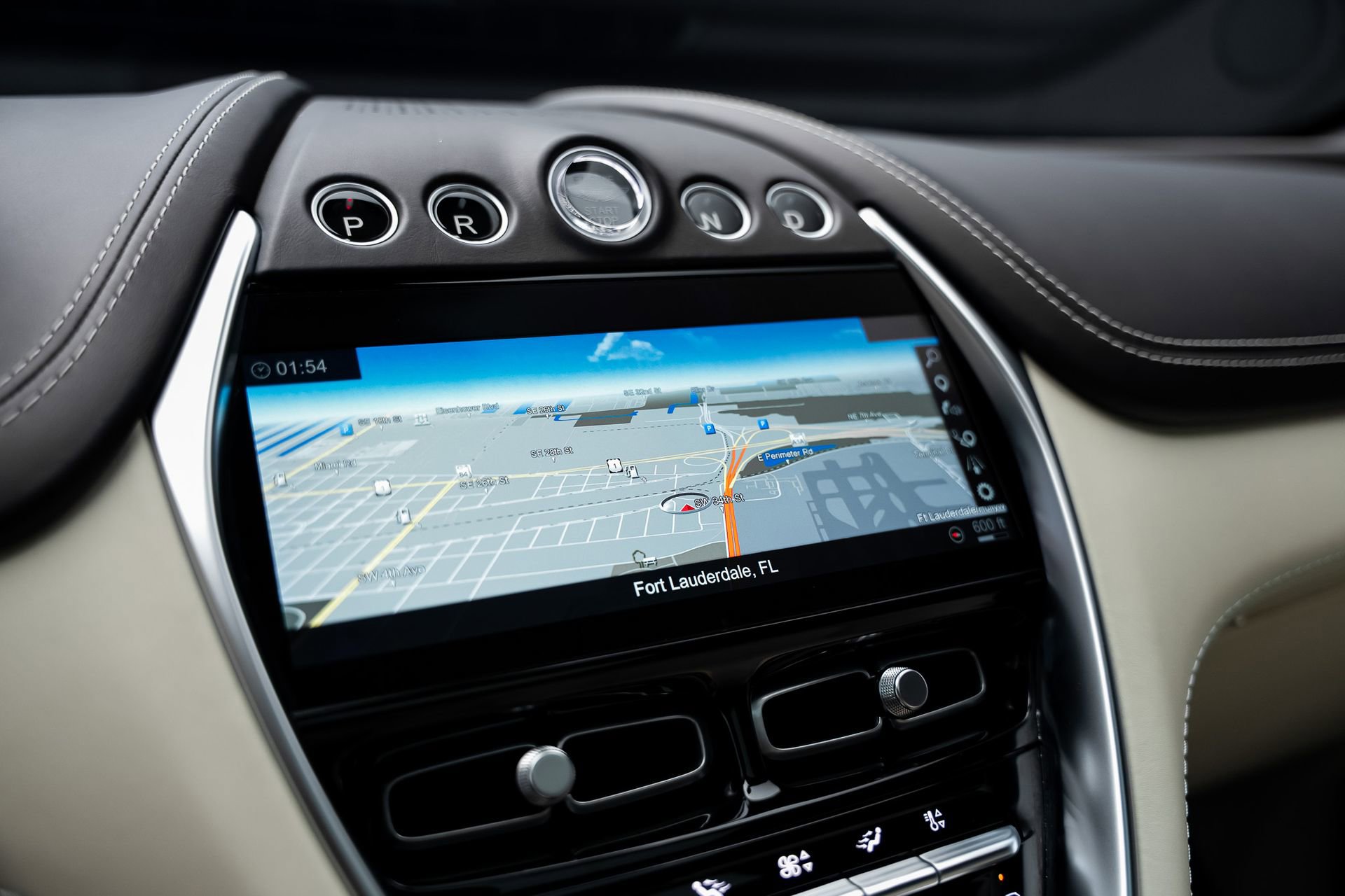 Used 2023 Aston Martin DBX AWD/4WD image 37