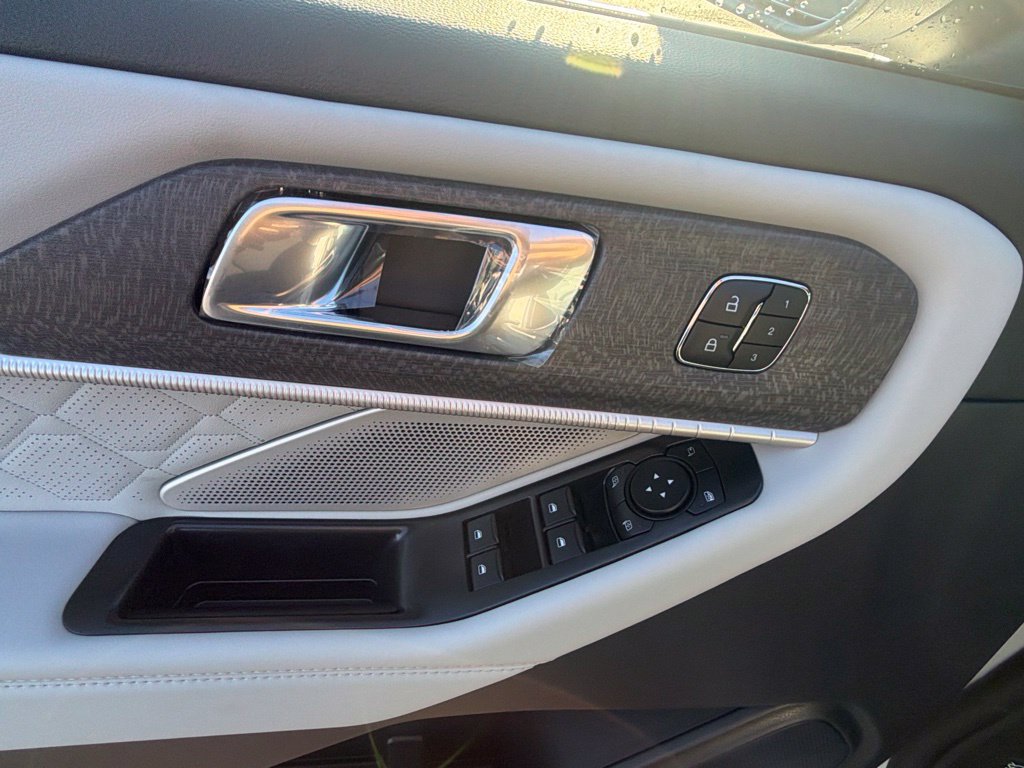 New 2027 Ford Explorer Platinum AWD/4WD image 23