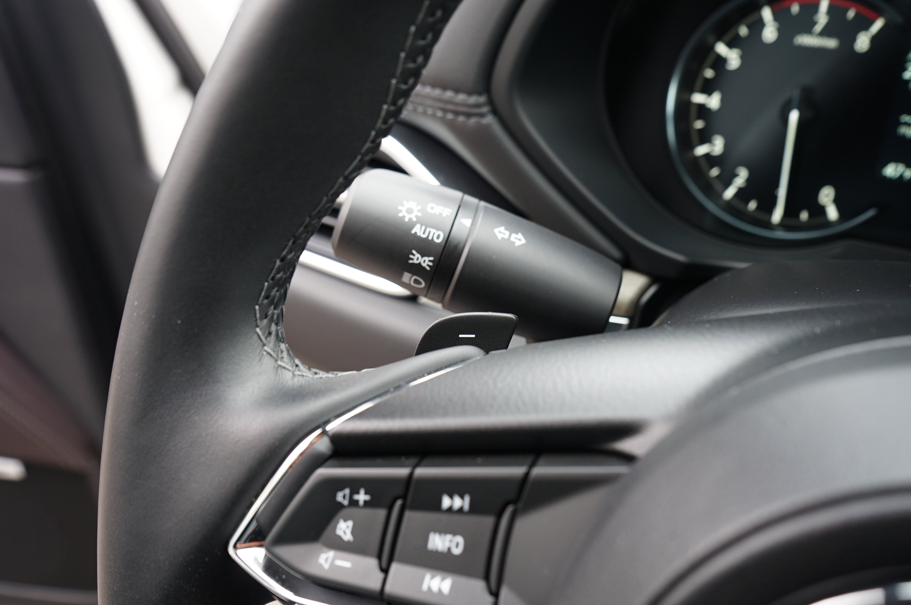Certified 2025 MAZDA CX-5 Signature image 32