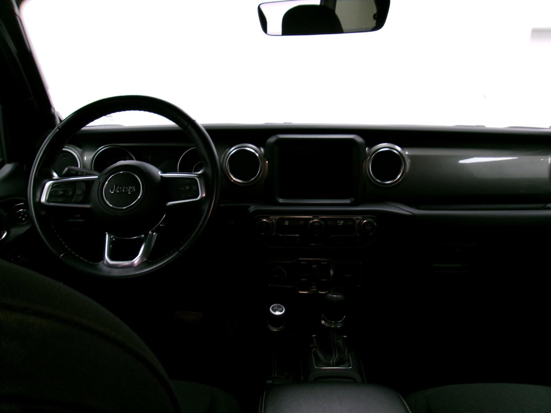 Used 2022 Jeep Wrangler Unlimited Sahara image 9