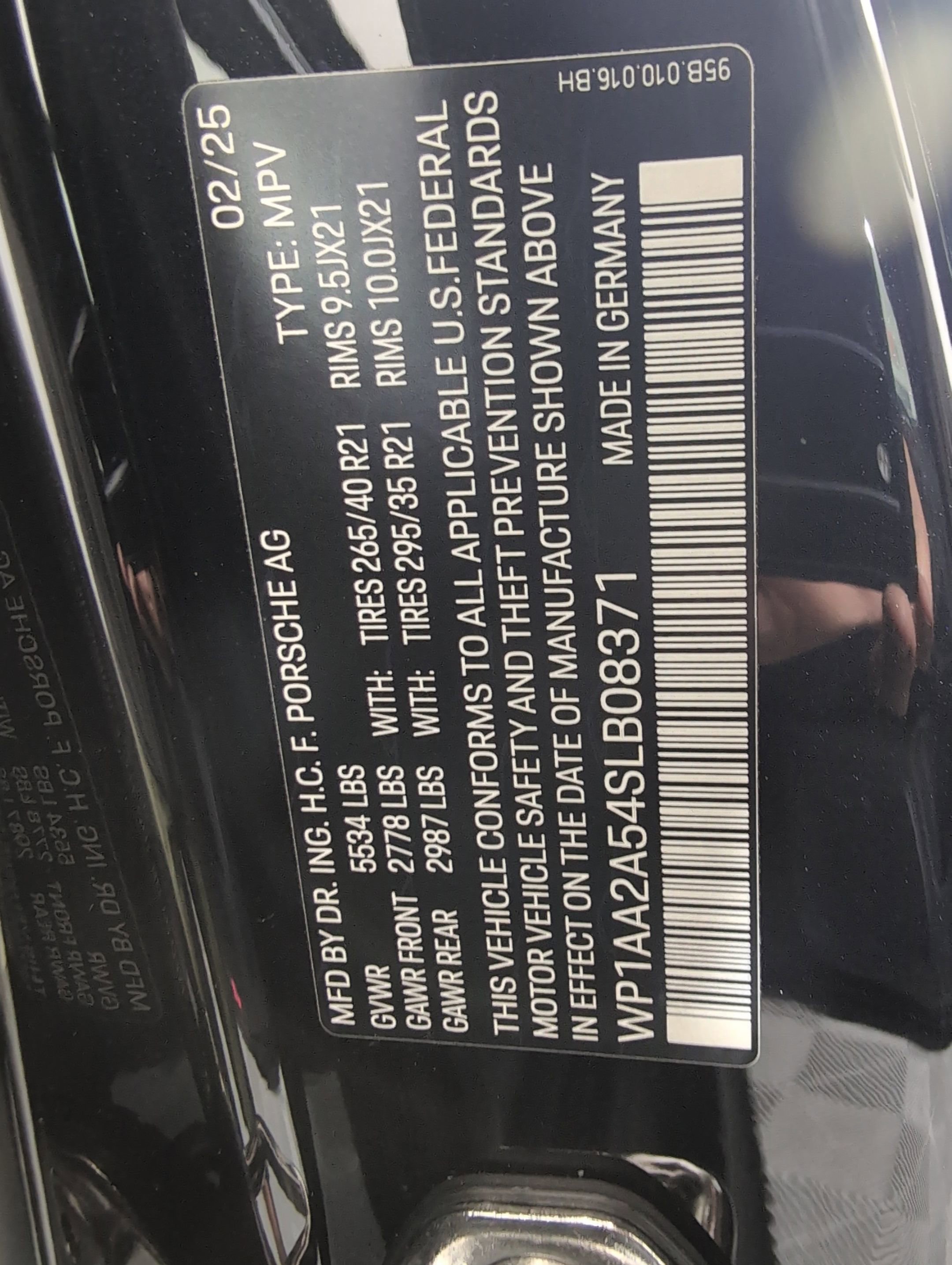 Certified 2025 Porsche Macan image 26