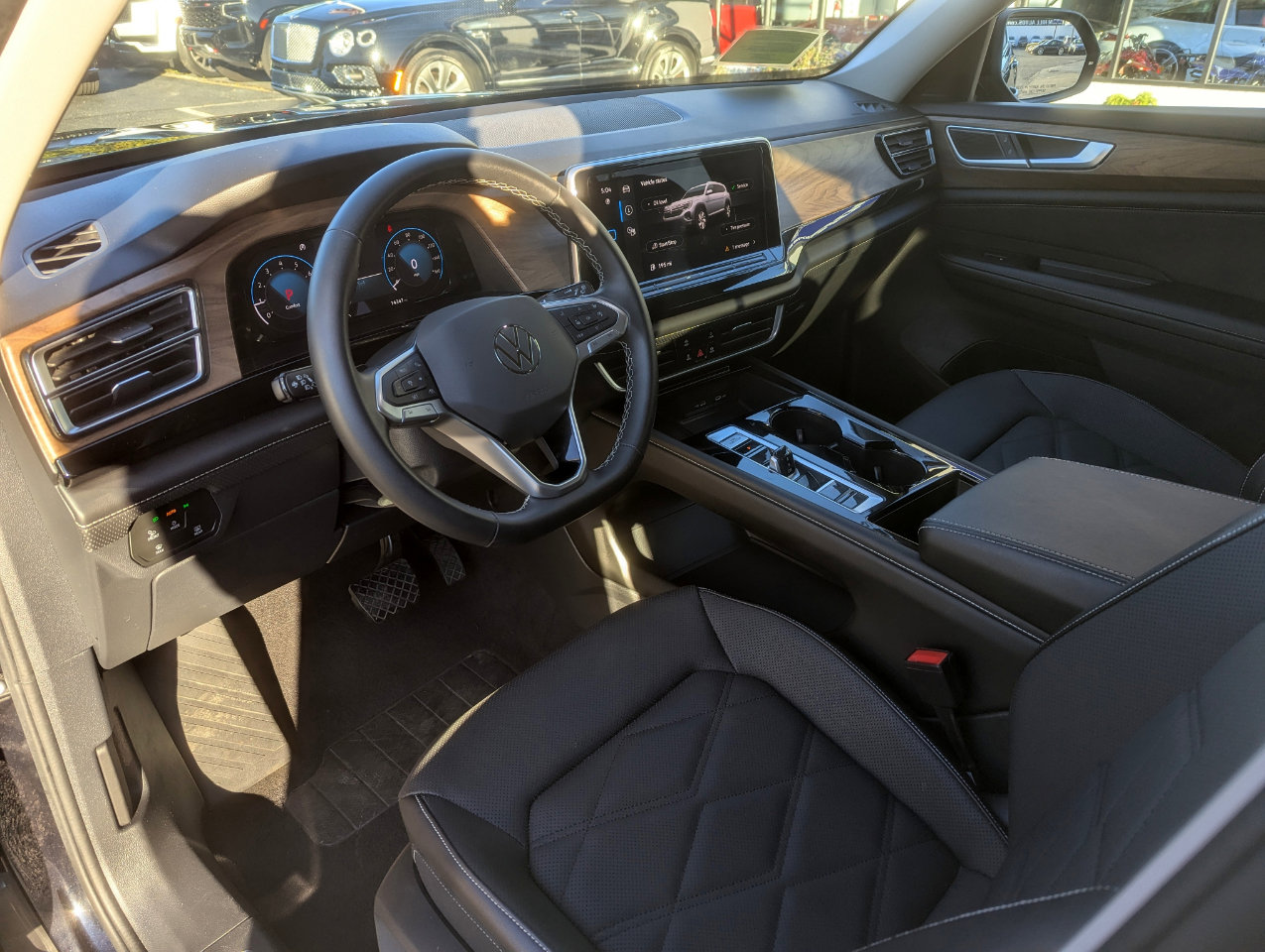 Used 2024 Volkswagen Atlas SE image 13