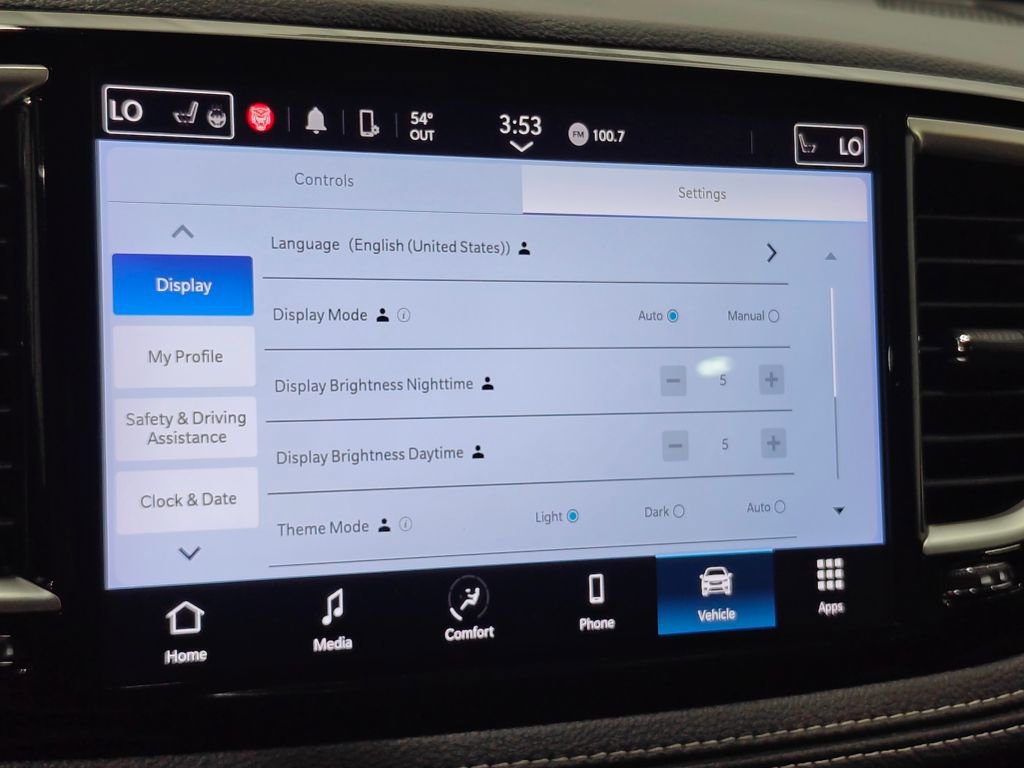 Used 2024 Chrysler Pacifica Touring image 43