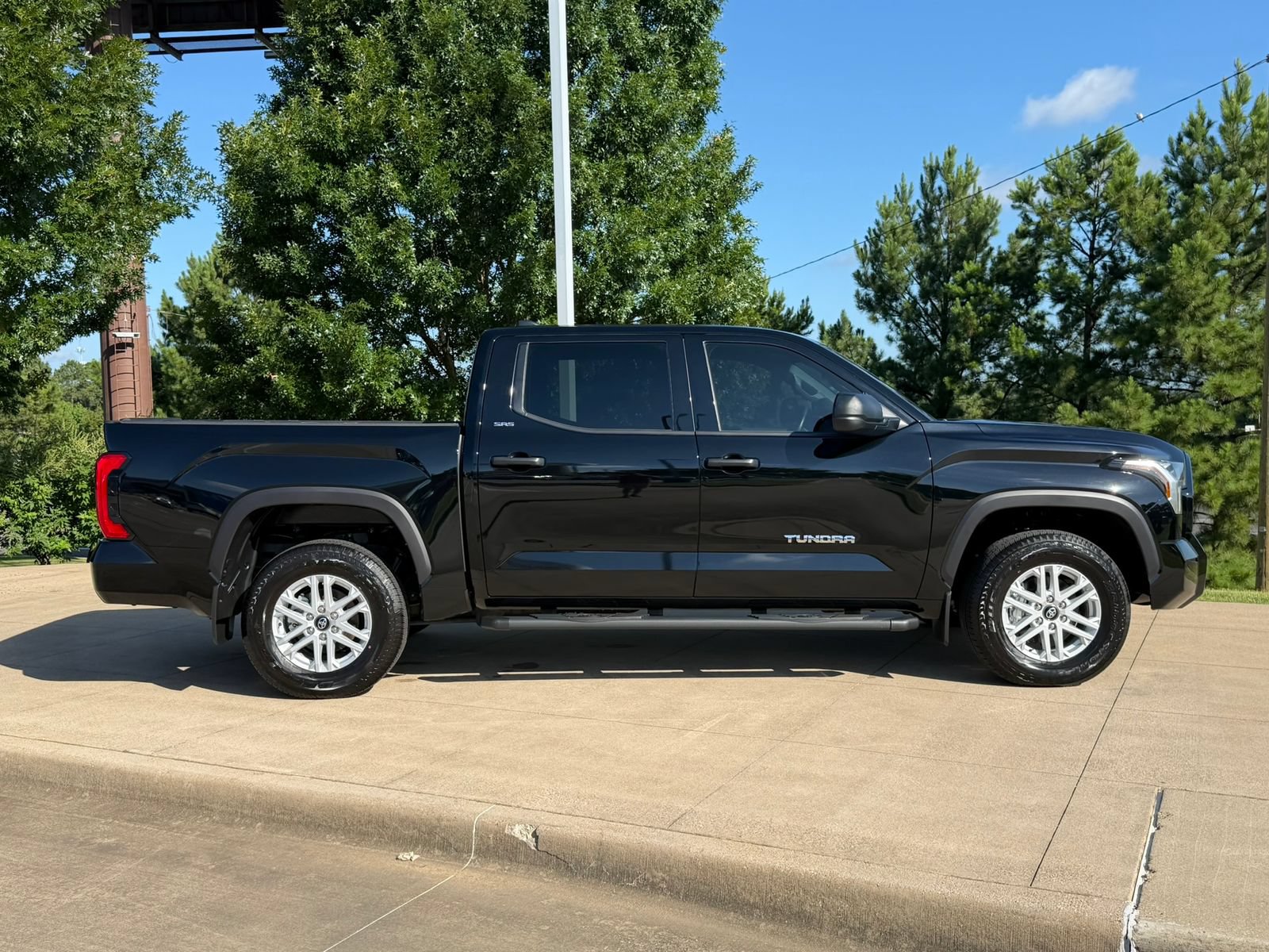 Used 2025 Toyota Tundra SR5 AWD/4WD image 7