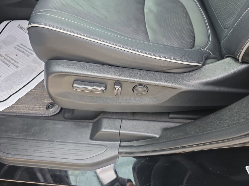 Used 2024 Honda Odyssey Elite image 13