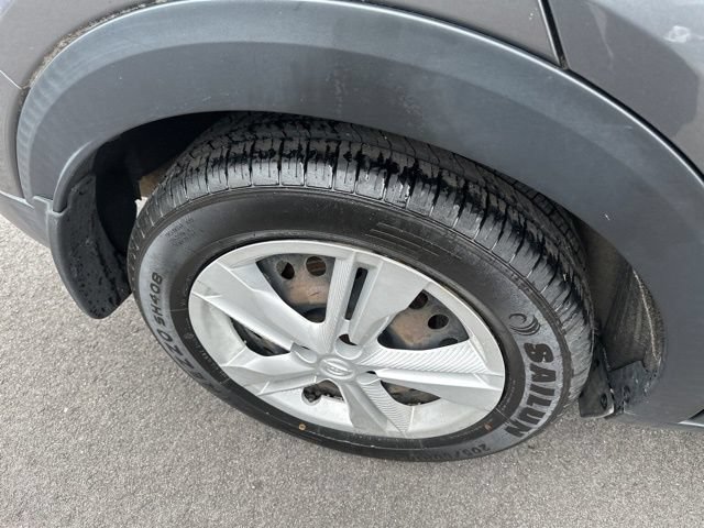 Used 2019 Nissan Kicks S FWD image 11