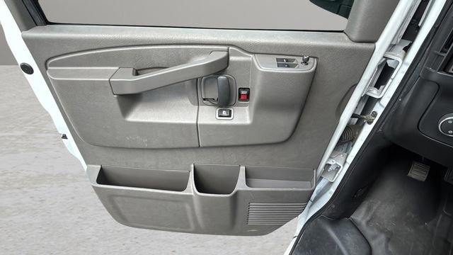 Used 2022 Chevrolet Express 2500 Extended w/ Driver Convenience Package RWD image 18