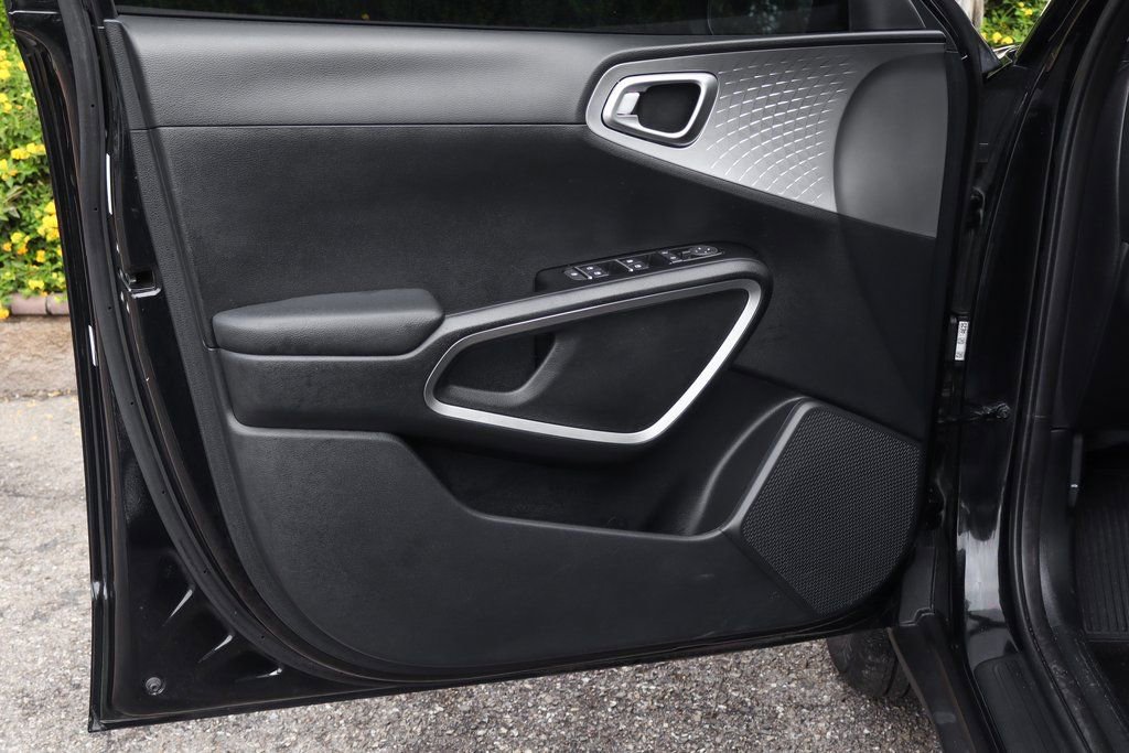 Used 2024 Kia Soul LX w/ Option Group 015 image 15