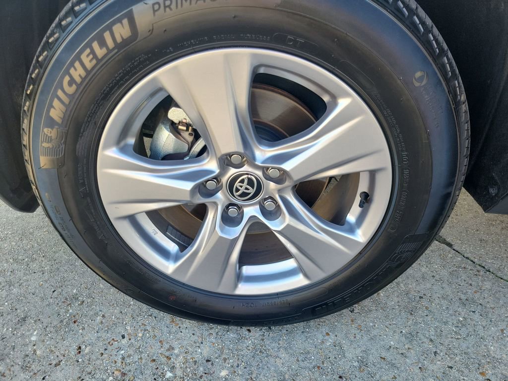 Certified 2025 Toyota RAV4 XLE image 32