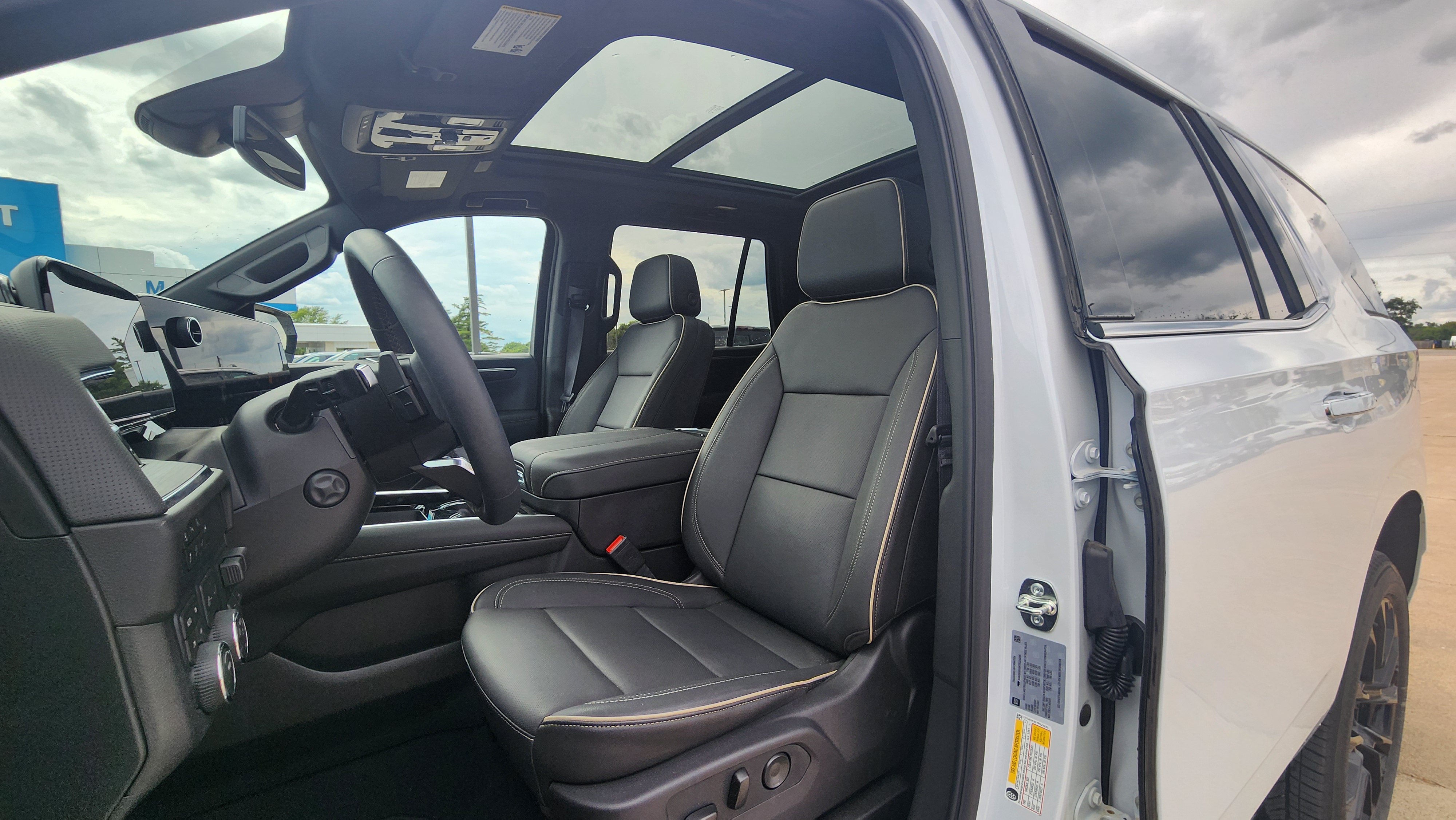 Used 2026 Chevrolet Tahoe Premier w/ Sun And Tow Package AWD/4WD image 7
