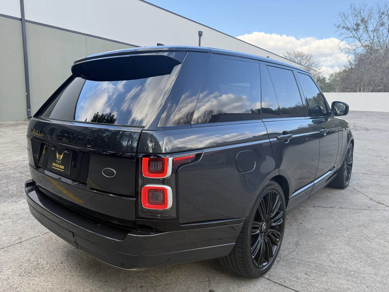 Used 2018 Land Rover Range Rover Supercharged image 9