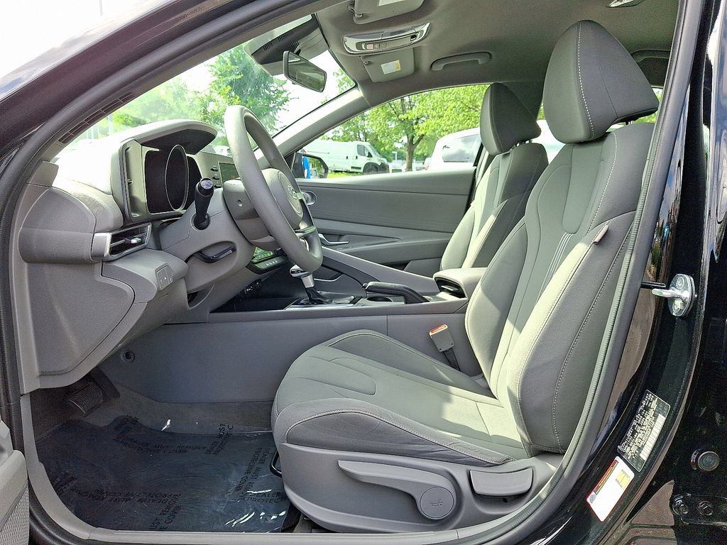 Used 2023 Hyundai Elantra SEL FWD image 13