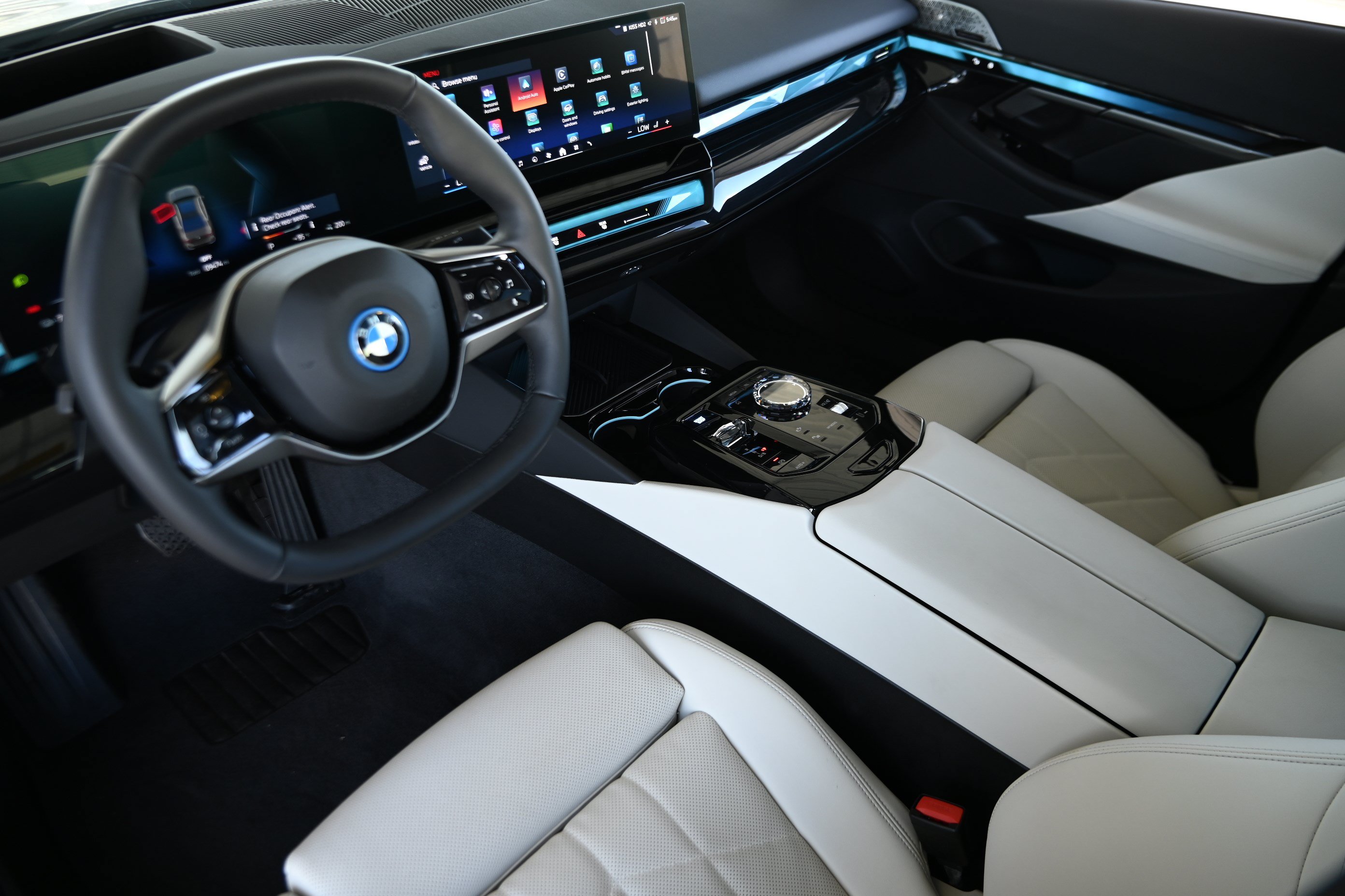 Certified 2026 BMW i5 eDrive40 w/ Executive Package RWD image 14