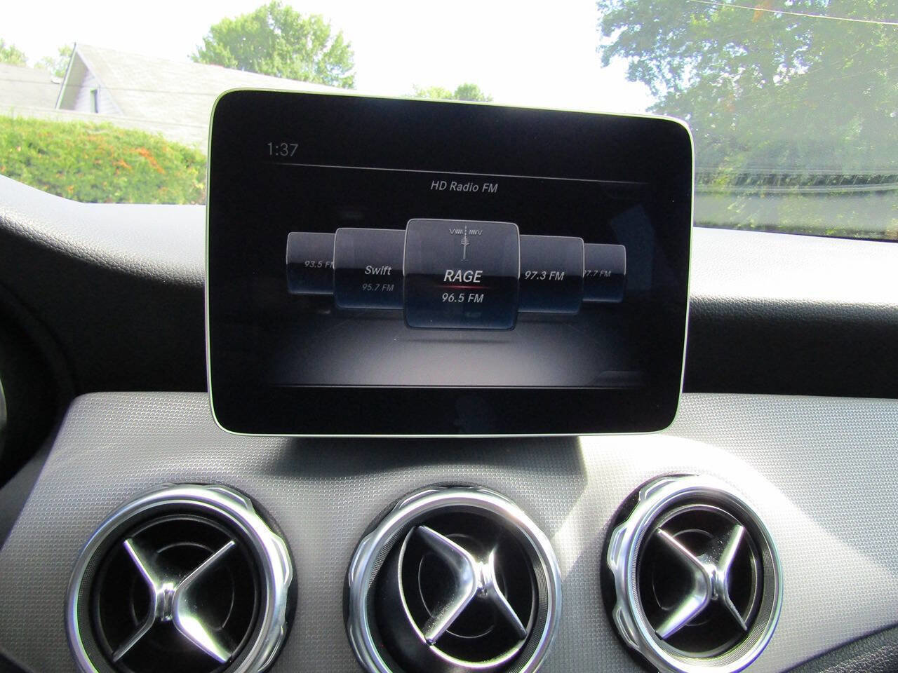 Used 2019 Mercedes-Benz GLA 250 4MATIC image 13