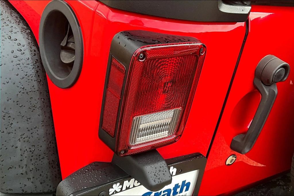 Used 2018 Jeep Wrangler Unlimited Sport w/ LED Lighting Group image 22