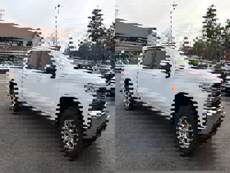 Used 2022 Chevrolet Silverado 1500 LT w/ Z71 Off-Road Package image 6