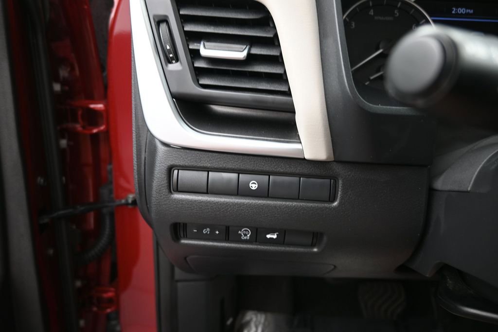 Used 2025 Nissan Rogue SV AWD/4WD image 27