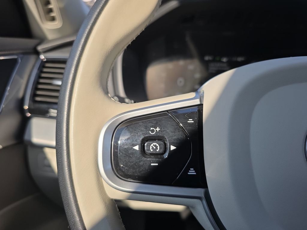 Used 2022 Volvo XC90 T5 Momentum w/ Advanced Package image 30