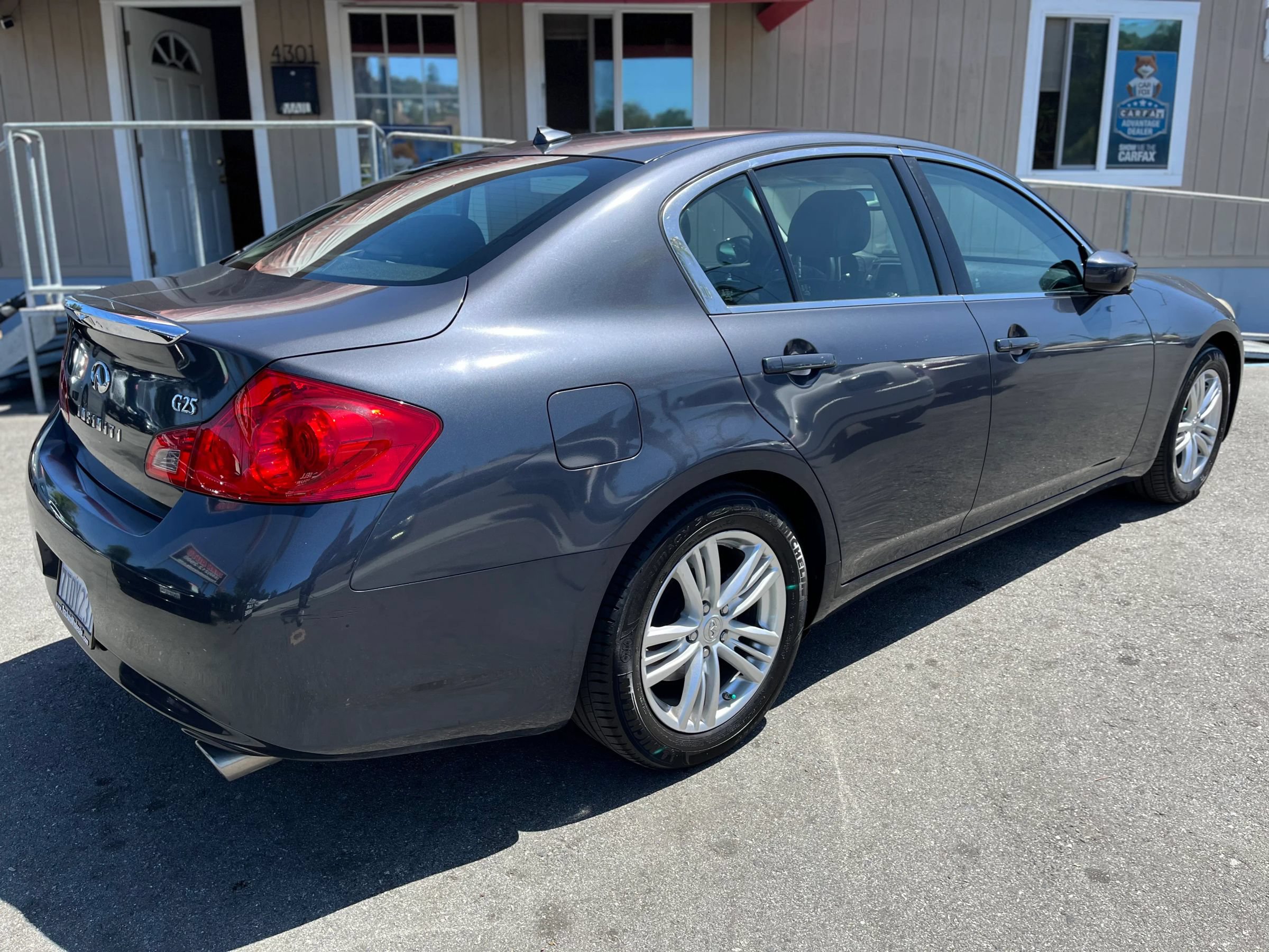 Used 2012 INFINITI G25 Journey RWD image 7