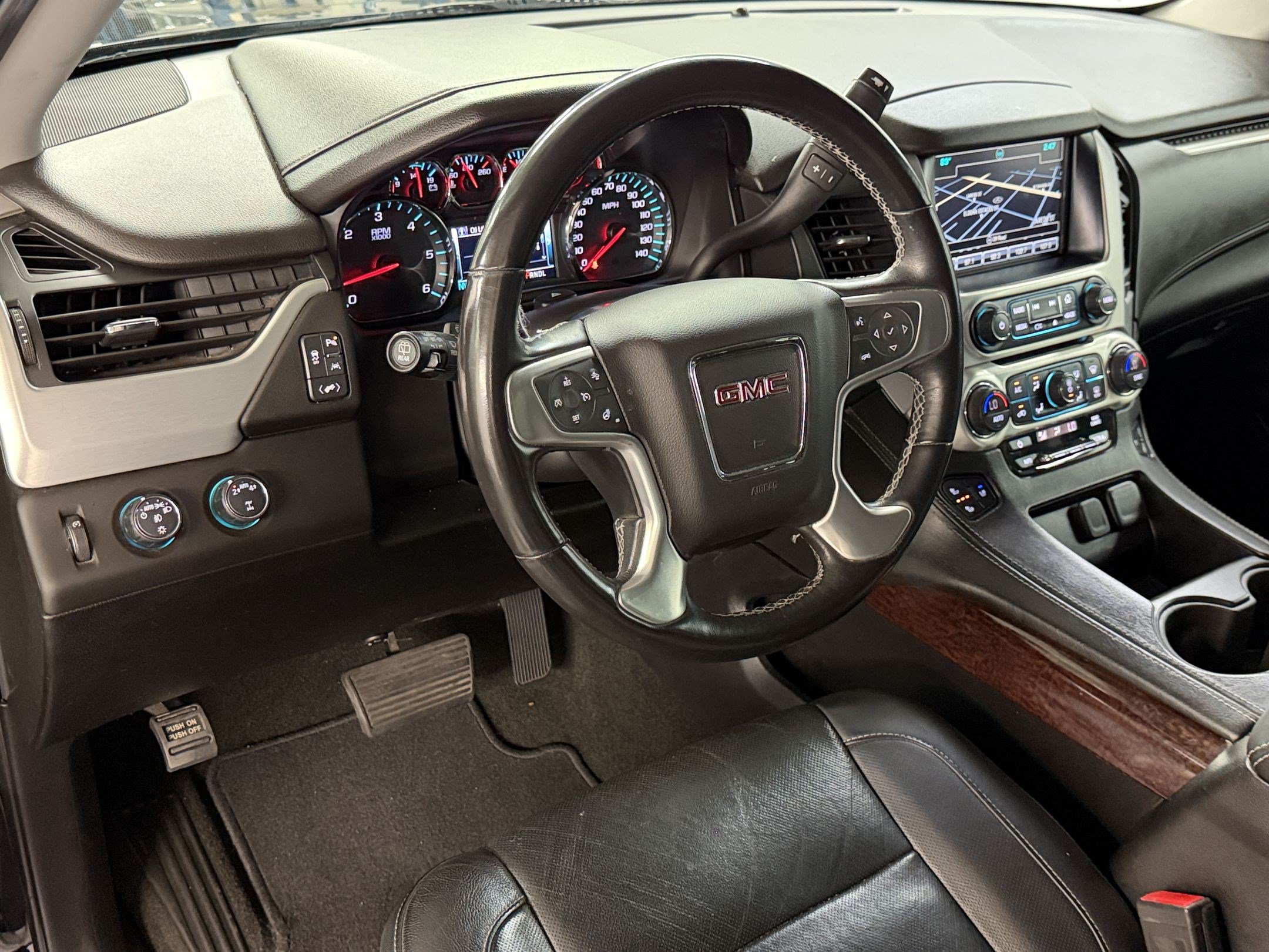 Used 2018 GMC Yukon XL SLT w/ Open Road Package AWD/4WD image 29