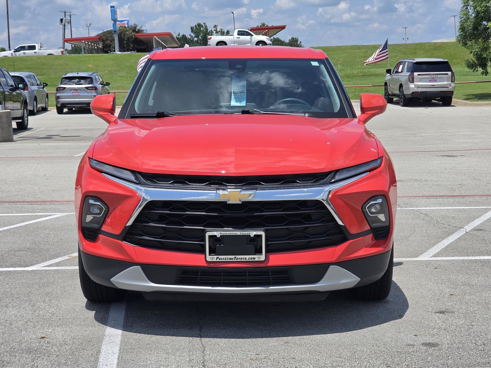 Used 2025 Chevrolet Blazer LT AWD/4WD image 2
