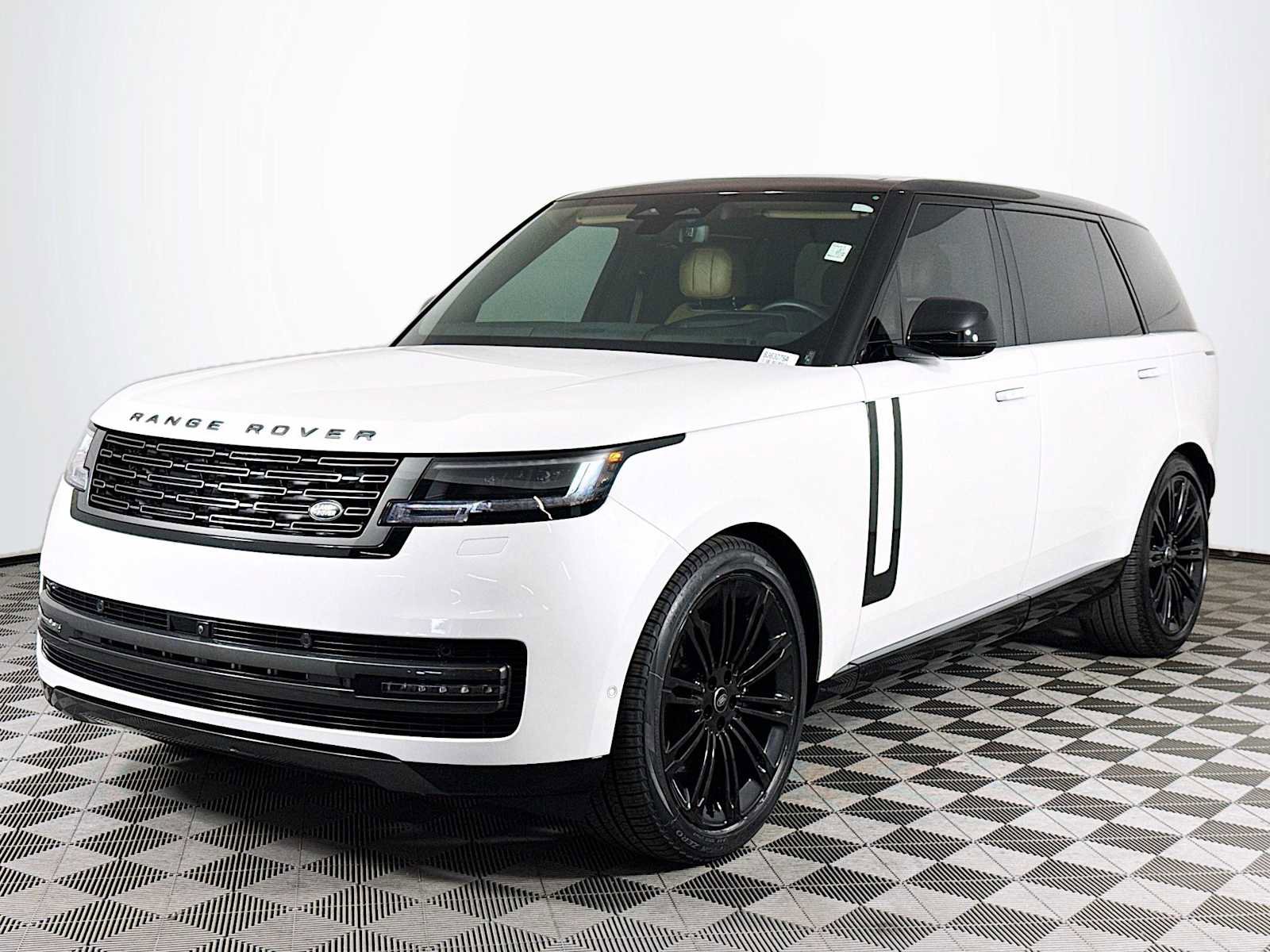 Used 2024 Land Rover Range Rover Long Wheelbase SE AWD/4WD image 1