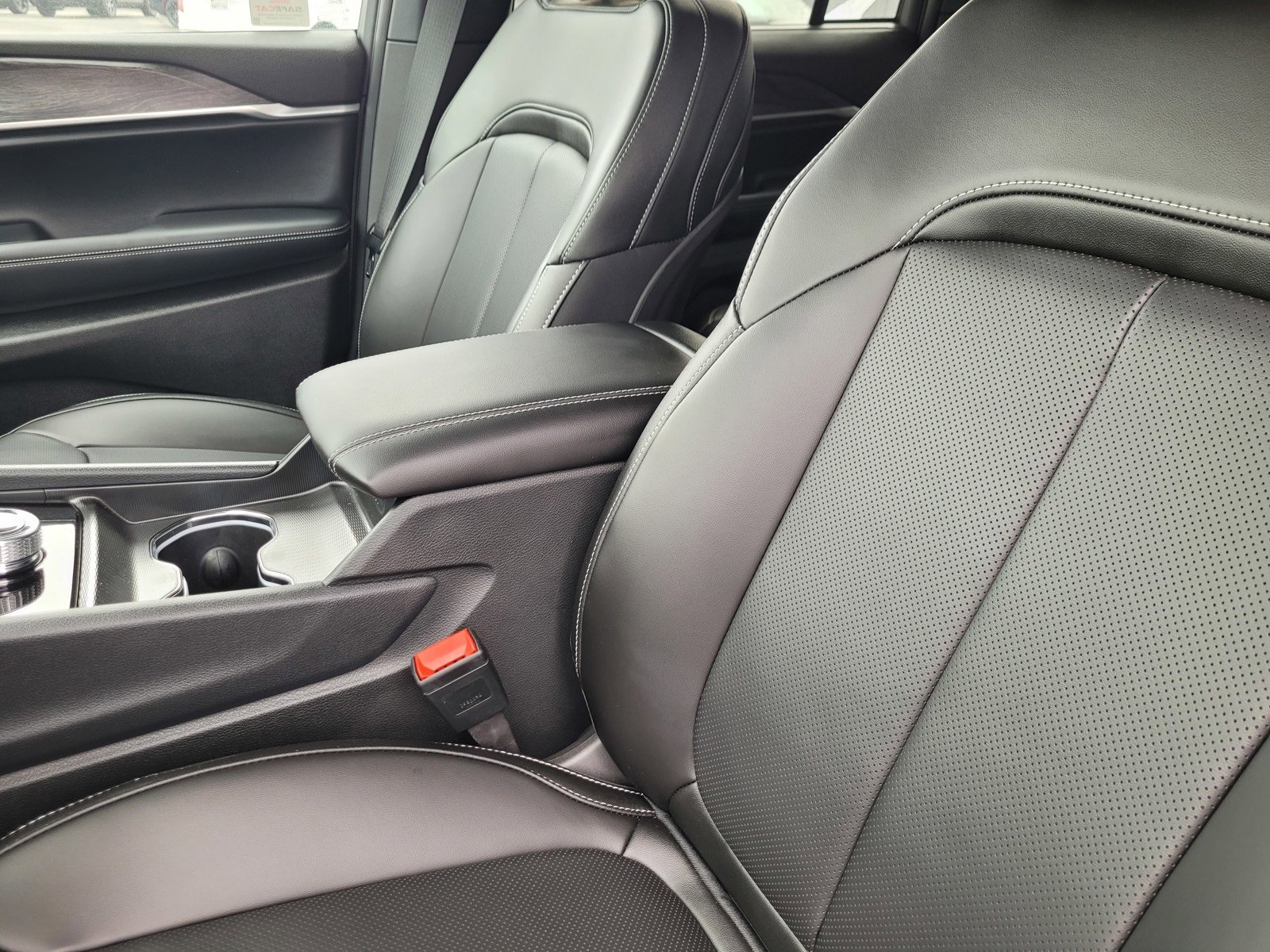 New 2025 Jeep Grand Cherokee Limited w/ Luxury Tech Group II image 12