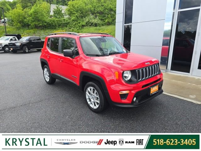 Used 2022 Jeep Renegade Latitude w/ Convenience Group AWD/4WD image 1