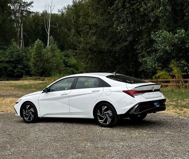Used 2025 Hyundai Elantra Sport FWD image 7