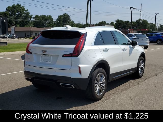 Used 2024 Cadillac XT4 Premium Luxury w/ Cold Weather Package AWD/4WD image 4