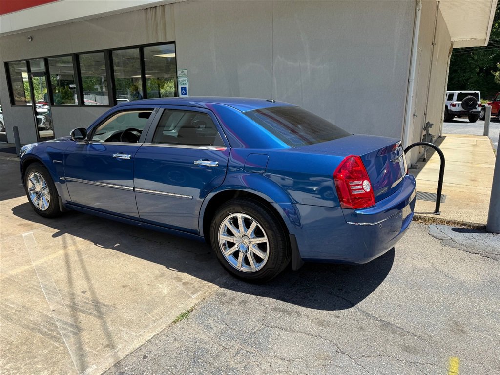 Used 2010 Chrysler 300 Touring RWD image 11
