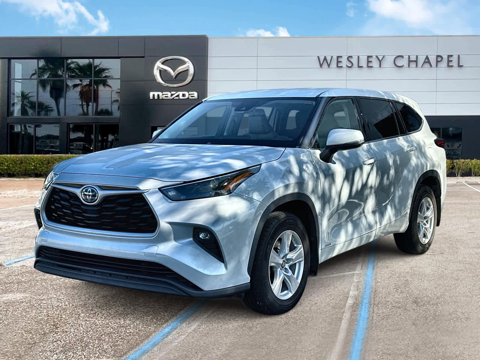 Used 2022 Toyota Highlander LE