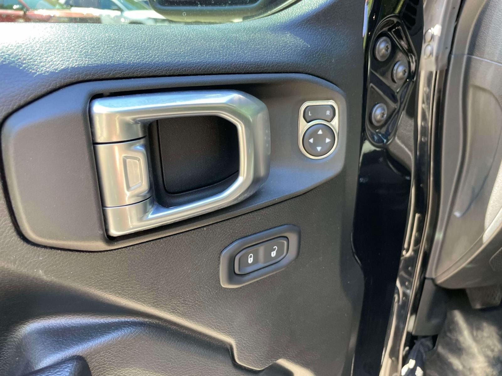 Used 2022 Jeep Gladiator Sport AWD/4WD image 17