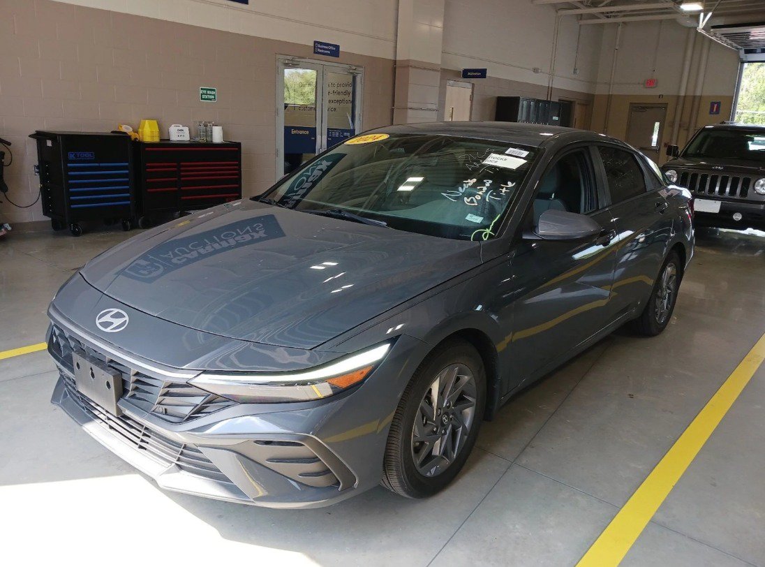 Used 2024 Hyundai Elantra SEL FWD video 2