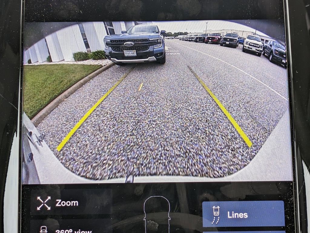 Certified 2022 Volvo XC90 T6 Momentum w/ Advanced Package image 21